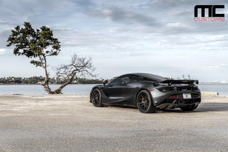  McLaren 720S by MC Customs 2018 года  (фото 10 из 11)
